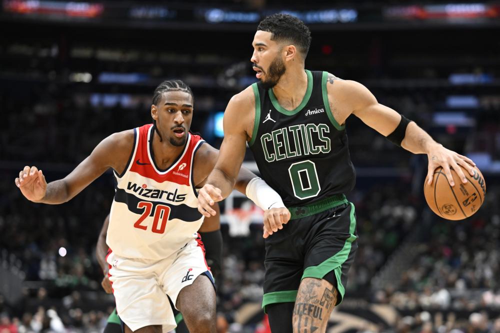 夏联-阿姆斯特朗23+7 萨缪尔斯19+12 76人胜篮网