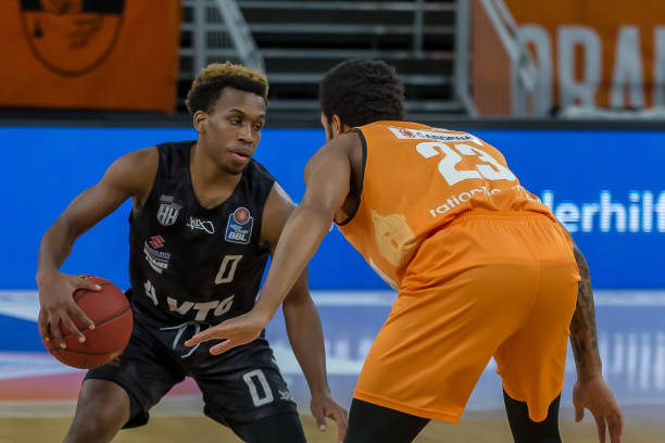 的双塔防守 的双塔防守